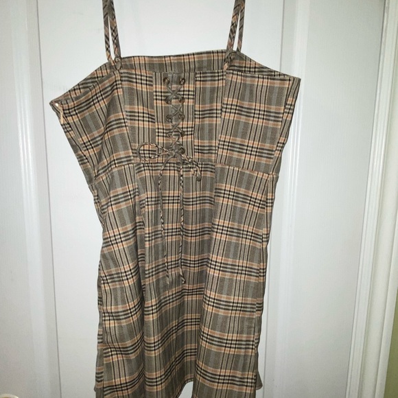 URBAN OUTFITTERS KENSIE PLAID LACE-BACK MINI DRESS - Picture 3 of 4